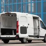 Maxus Deliver 9 lateral traseira